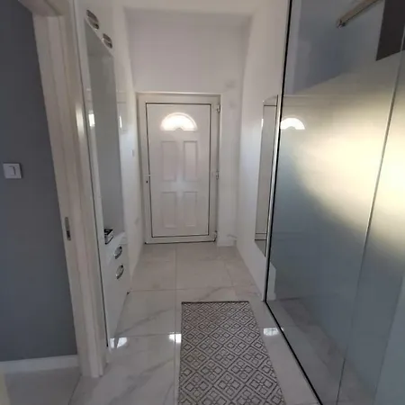 Premium Two-bedroom Apartamento Viskovo