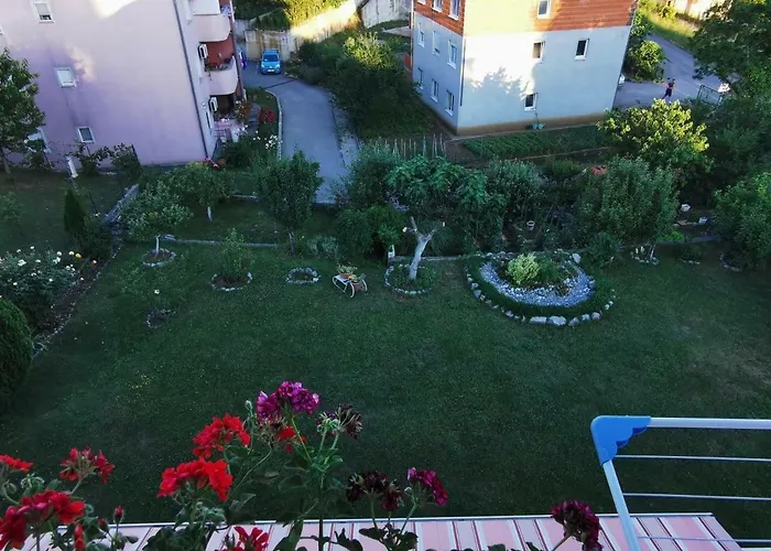 Premium Two-bedroom Apartamento